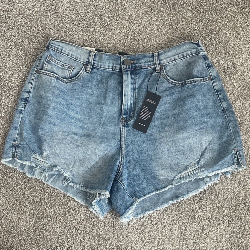 City Chic Light Denim High-Waist Cutoff Shorts, NWT